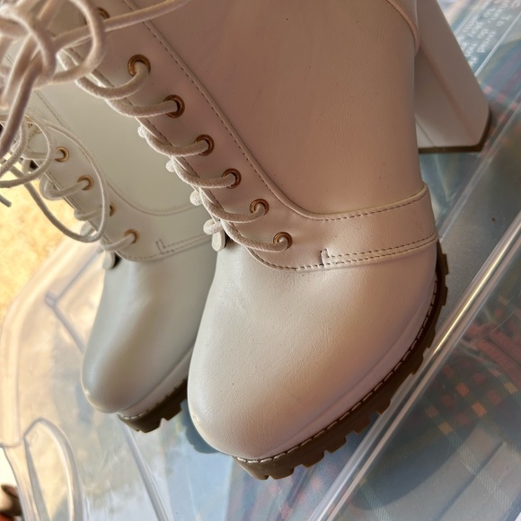 White platform booties - Picture 3 of 3